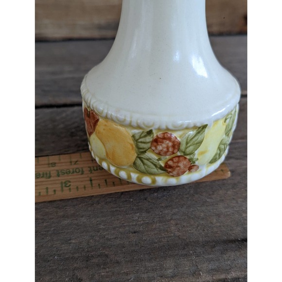 Vintage Della Robbia Salt and Pepper Set by Metlox - Picture 5 of 10